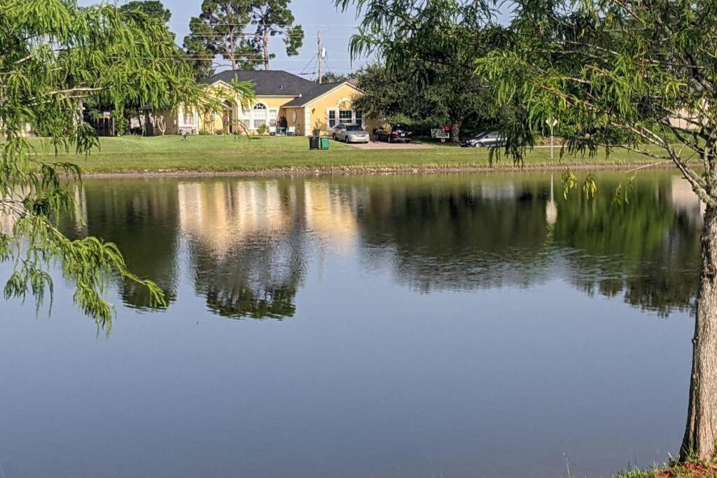 Port Saint Lucie A Little Piece Of Heaven- Peaceful Lake View Apartment- 1 Min From I95 And Turnpike Port St. Lucie Esterno foto